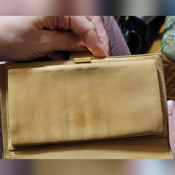 Vintage (2000-2002) Authentic Chanel CC Tan Caviar Leather Bifold Snap Wallet - Picture 7 of 16